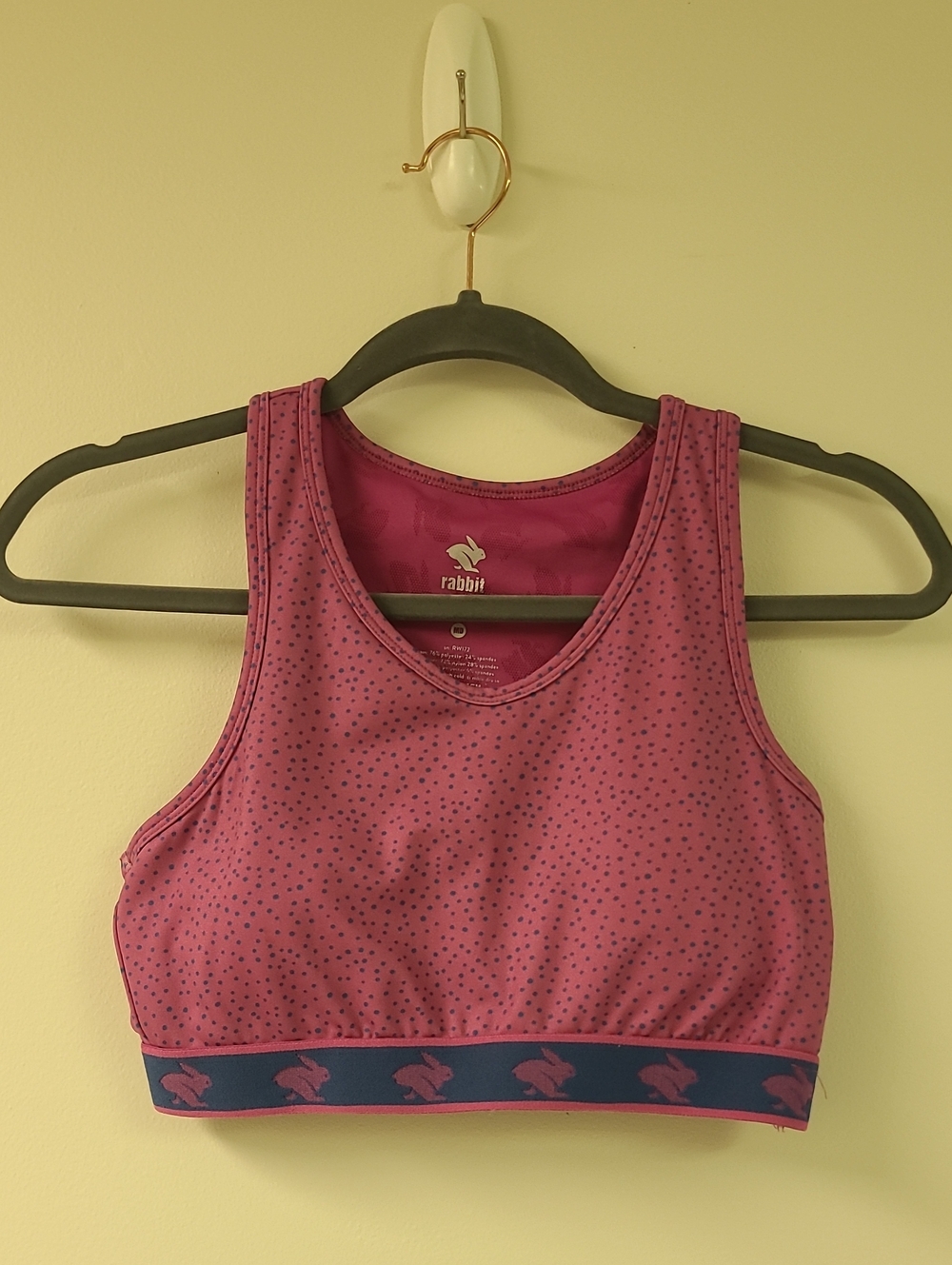 RABBIT_ Pink Polka Dot Pocket Sports Bra with Navy Logo Band